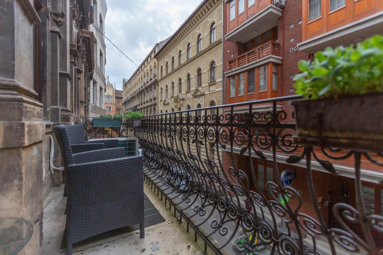 Spacious & Cozy Downtown Apartment With Balcony Budapešť Exteriér fotografie