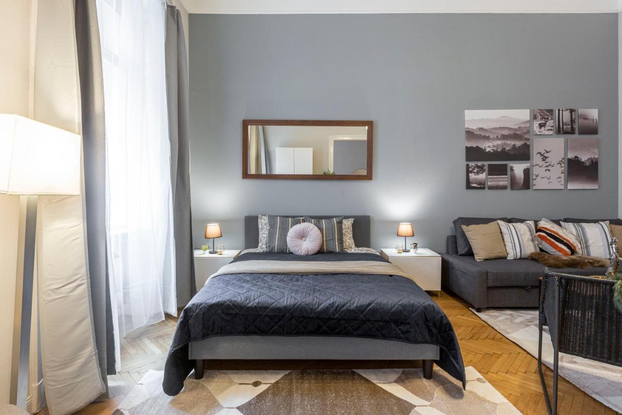 Spacious & Cozy Downtown Apartment With Balcony Budapešť Exteriér fotografie